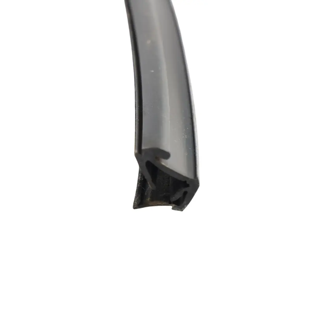 Land Rover Range Rover L322 Guarnizione Guida Vetro Anteriore Sinistra - SKU CUC500030 - Numero di parte 3H4Z-7821548-AA