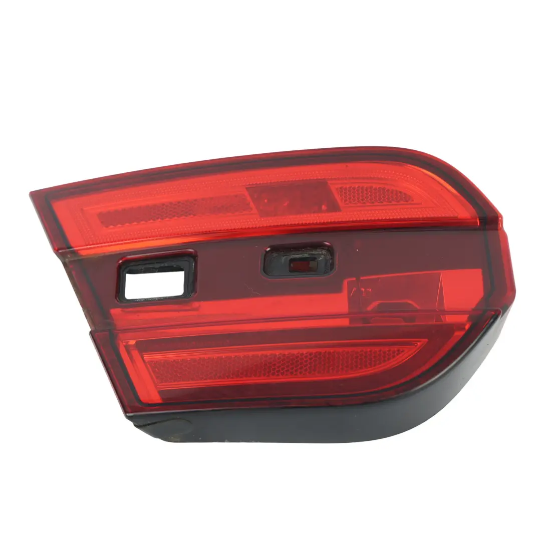 Fendinebbia Posteriore Catarifrangente Sinistro per Jaguar XF X250 con numero di parte CX23-15K273-AA Jaguar XF X250 Fendinebbia Posteriore Catarifrangente Sinistro - SKU CX23-15K273-AA - Numero di parte CX23-15K273-AA
