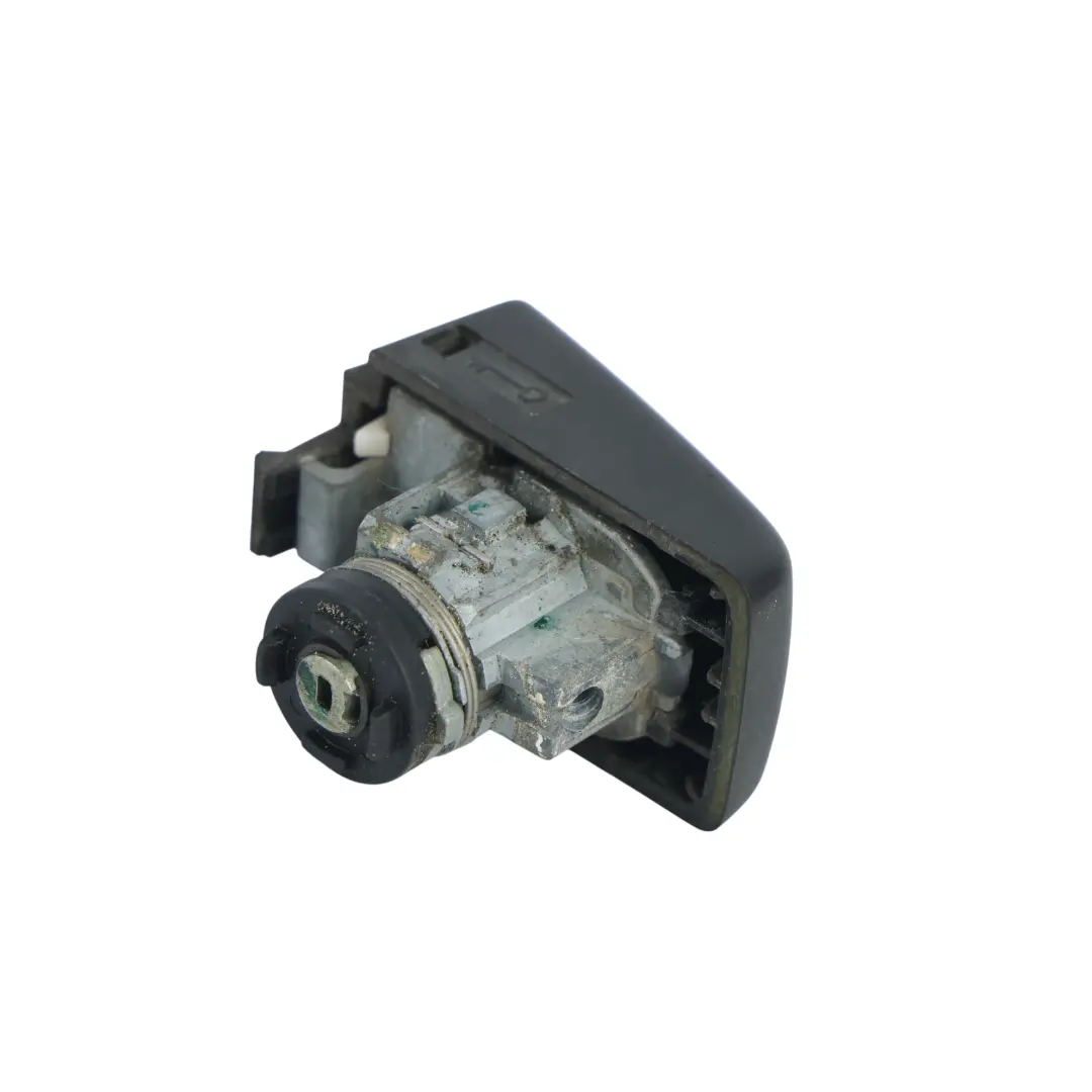 Door Handle Lock Cap Front Left N/S Black to Land Rover Discovery 4 L319 with Part number CXJ500050 Land Rover Discovery 4 L319 Door Handle Lock Cap Front Left N/S Black - SKU CXJ500050 - Part number CXJ500050