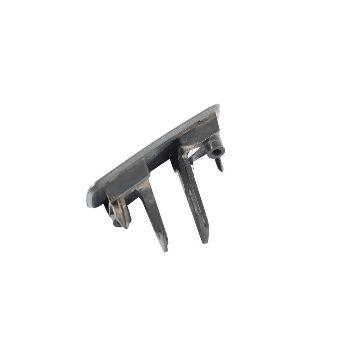 Tapa Lavafaros Paragolpes Delantero Izquierdo para Land Rover con número de pieza LR045045 Land Rover Tapa Lavafaros Paragolpes Delantero Izquierdo - SKU LR045045-SAB - Número de pieza LR045045