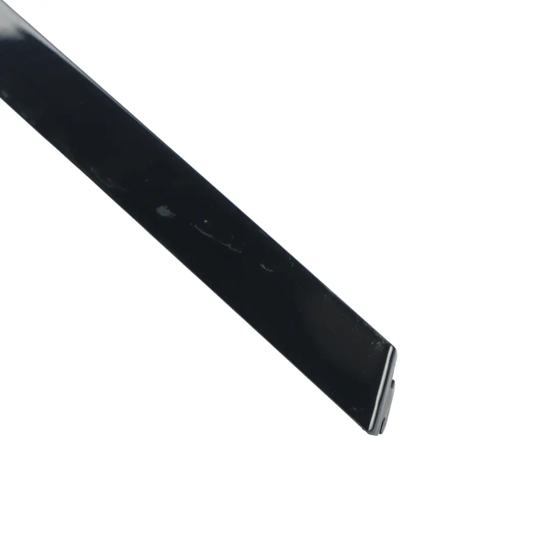 Moldura Puerta Superior Trasera Izquierda para Range Rover Sport L494 con número de pieza DK62-255A61-A Range Rover Sport L494 Moldura Puerta Superior Trasera Izquierda - SKU DK62-255A61-A - Número de pieza DK62-255A61-A