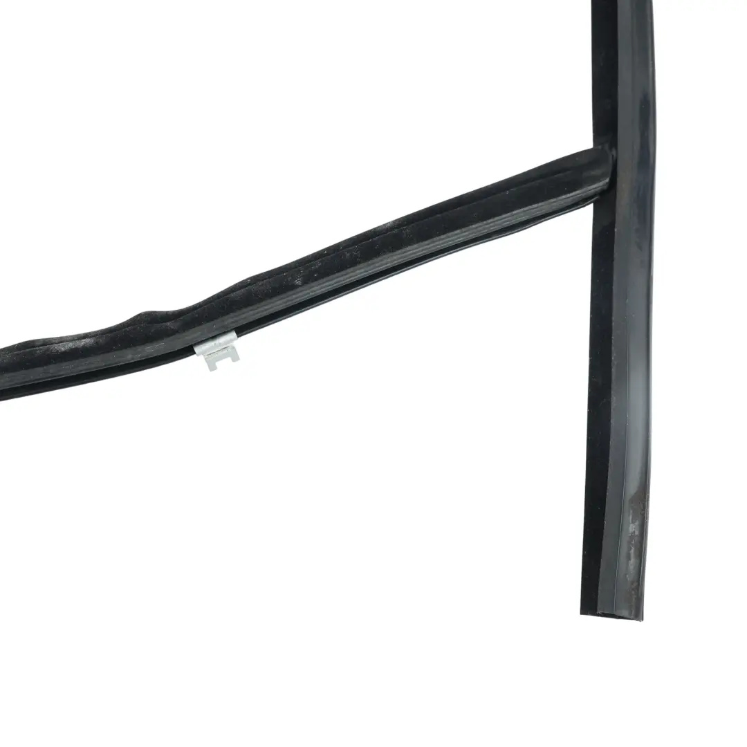 Uszczelka Szyby Tylna Lewa do Land Rover Range Rover Sport L494 o numerze DK62-25767-A Land Rover Range Rover Sport L494 Uszczelka Szyby Tylna Lewa - SKU DK62-25767-A - Numer Części DK62-25767-A