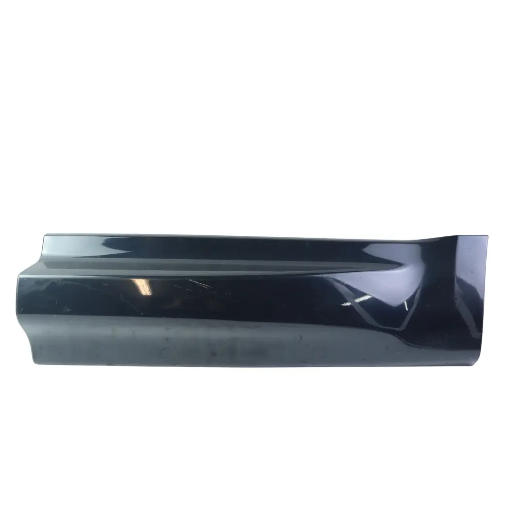 Moldura Inferior Puerta Trasera Izquierda Negro Mariana 860 para Range Rover L494 con número de pieza DK62-274A49 Range Rover L494 Moldura Inferior Puerta Trasera Izquierda Negro Mariana 860 - SKU DK62-274A49-MAR - Número de pieza DK62-274A49
