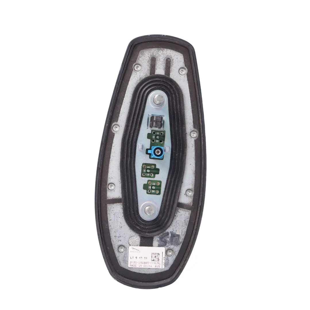 Antenna Radio Tetto Pinna Squalo Grigio Stratus 2127 per Jaguar XF X250 con numero di parte DX23-19C089 Jaguar XF X250 Antenna Radio Tetto Pinna Squalo Grigio Stratus 2127 - SKU DX23-19C089-STGR - Numero di parte DX23-19C089