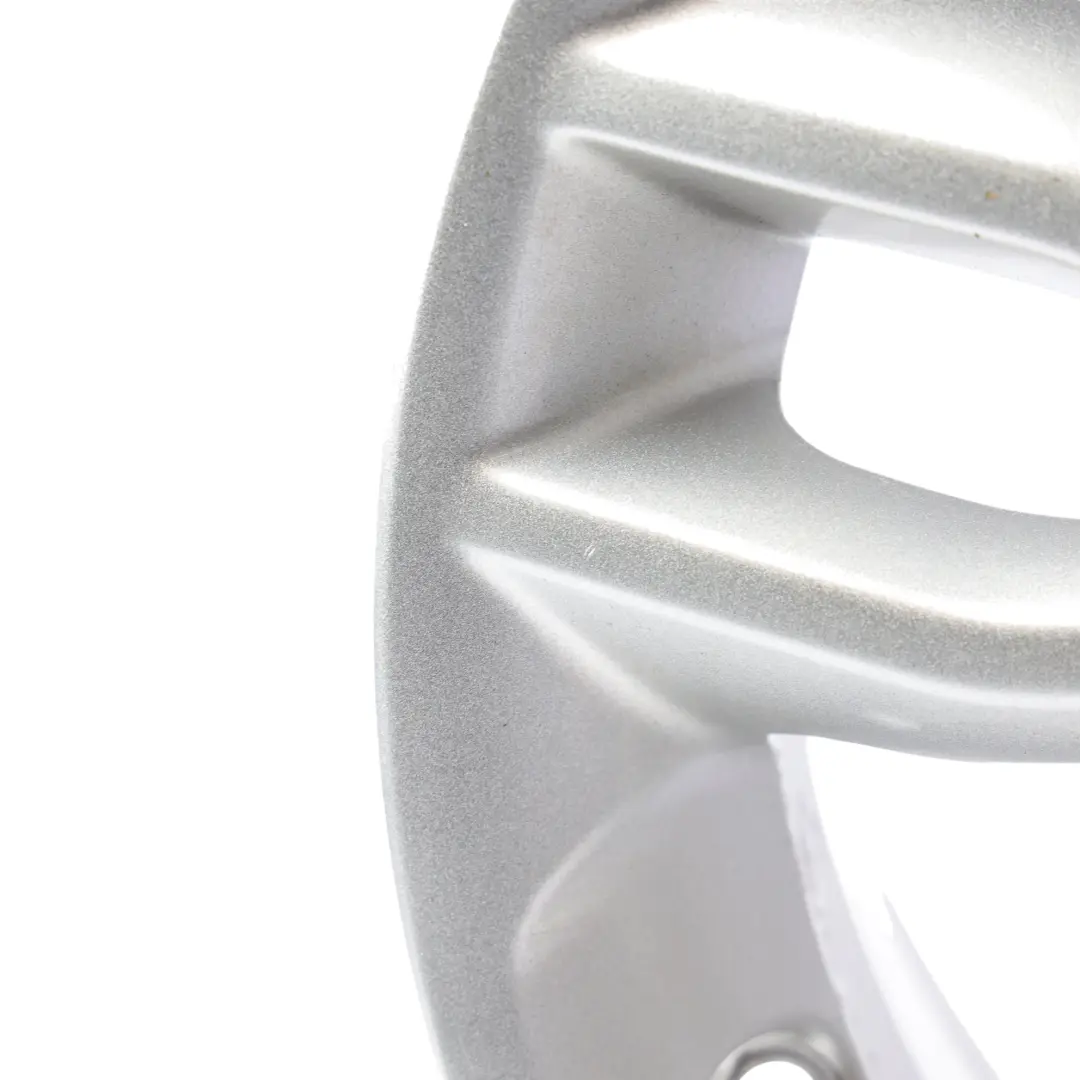 Jante Alu Argent 15" 6J ET:47.5 pour Ford Fiesta Mk7 à propos du numéro de pièce E1BJ-BA Ford Fiesta Mk7 Jante Alu Argent 15" 6J ET:47.5 - SKU E1BJ-BA-SL1 - Numéro de pièce E1BJ-BA