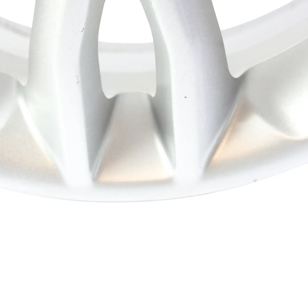 Llanta Aleación Plata 15" 6J ET:47,5 para Ford Fiesta Mk7 con número de pieza E1BJ-BA Ford Fiesta Mk7 Llanta Aleación Plata 15" 6J ET:47,5 - SKU E1BJ-BA-SL2 - Número de pieza E1BJ-BA