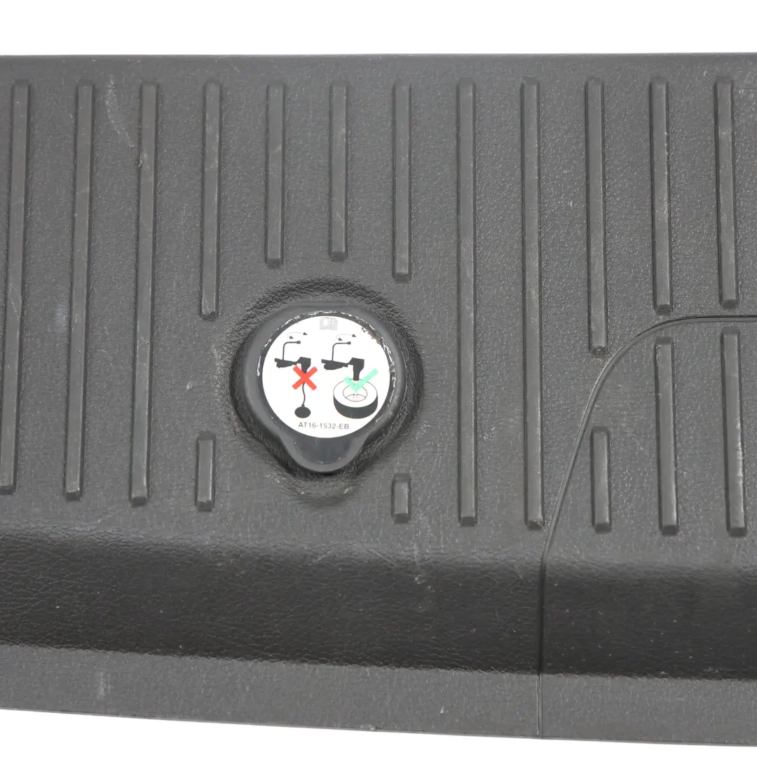 Moldura Cerradura Borde Maletero para Ford Transit Connect con número de pieza ET76-R40352-CFW Ford Transit Connect Moldura Cerradura Borde Maletero - SKU ET76-R40352-CFW - Número de pieza ET76-R40352-CFW