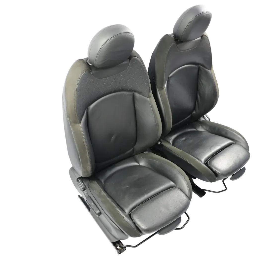 Komplet Foteli Skórzanych Cross Punch Carbon Czarne Grzane do Mini F56 o numerze F56-SPORT-CARBONBLACK-LEATHER Mini F56 Komplet Foteli Skórzanych Cross Punch Carbon Czarne Grzane - SKU F56-SPORT-CARBONBLACK-LEATHER-SEATS - Numer Części F56-SPORT-CARBONBLACK-LEATHER
