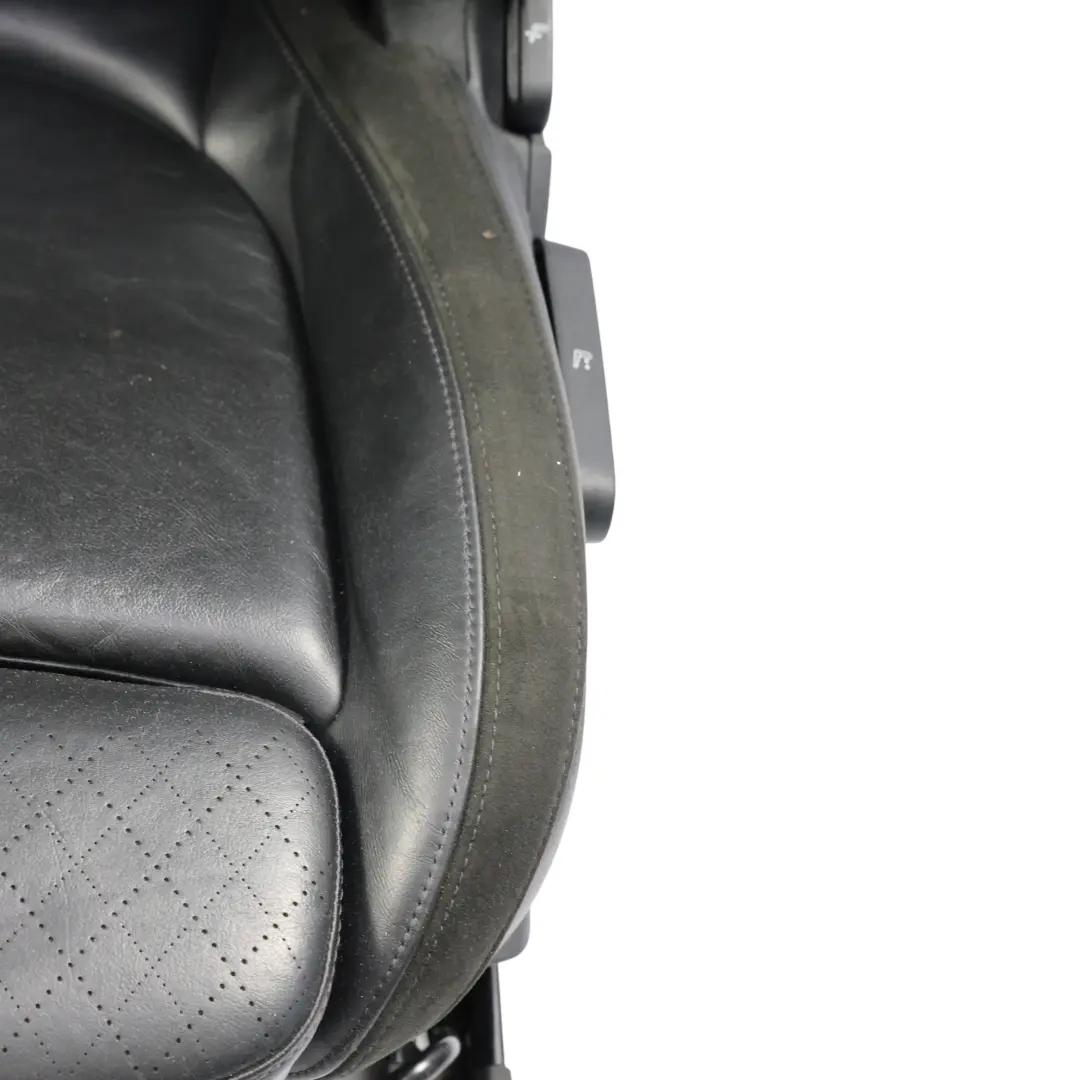 Asientos Deportivos Calefactables Cuero Cross Punch Carbono Negro Set para Mini F56 con número de pieza F56-SPORT-CARBONBLACK-LEATHER Mini F56 Asientos Deportivos Calefactables Cuero Cross Punch Carbono Negro Set - SKU F56-SPORT-CARBONBLACK-LEATHER-SEATS - Número de pieza F56-SPORT-CARBONBLACK-LEATHER