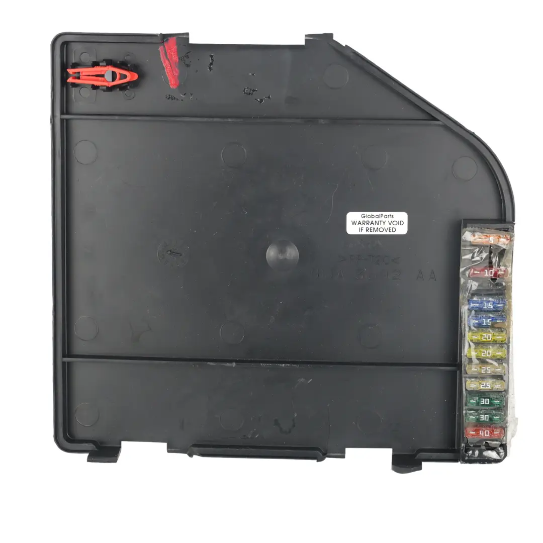 Jaguar Xk8 X100 Pokrywa Bezpieczników Tylna Bagażnika Górna GJA-3892-AA - SKU GJA3892AA - Numer Części GJA3892AA