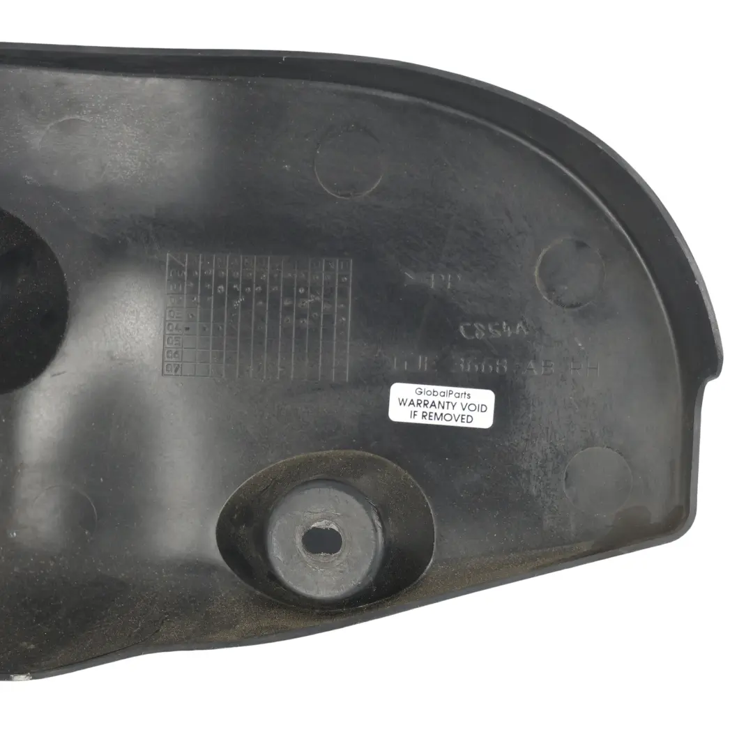 Garniture Panneau Cache Feu Arrière Droit pour Jaguar XK8 X100 à propos du numéro de pièce GJE3668AB Jaguar XK8 X100 Garniture Panneau Cache Feu Arrière Droit - SKU GJE3668AB - Numéro de pièce GJE3668AB