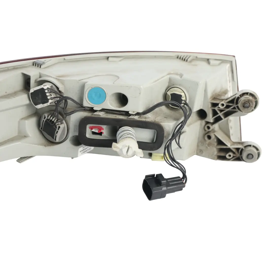 Tylna Zewnętrzna Prawa Lampa Tylna do Jaguar XF X260 o numerze GX63-13404-AE Jaguar XF X260 Tylna Zewnętrzna Prawa Lampa Tylna - SKU GX63-13404-AE - Numer Części GX63-13404-AE