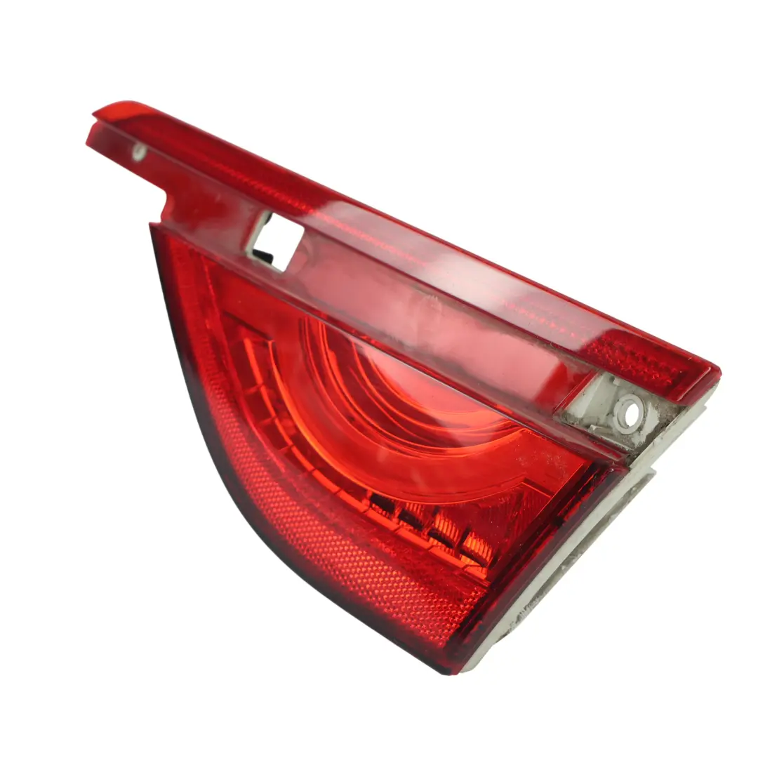Luce Posteriore Interna Portellone Destra GX63-15K272-AG per Jaguar XF X260 con numero di parte GX63-16K27-AF Jaguar XF X260 Luce Posteriore Interna Portellone Destra GX63-15K272-AG - SKU GX63-16K27-AF - Numero di parte GX63-16K27-AF