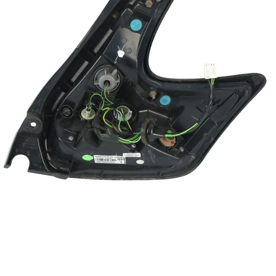 Nissan Juke F15 Mk1 Lampa Tylna Zewnętrzna LED Lewa - SKU L90049815 - Numer Części L90049815