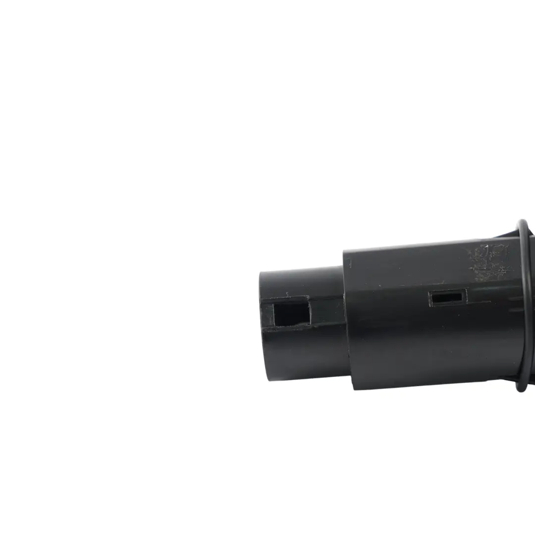 Prise USB Cache Volet pour Land Rover Discovery Sport L550 à propos du numéro de pièce LK72-19010-AB Land Rover Discovery Sport L550 Prise USB Cache Volet - SKU LK72-19010-AB - Numéro de pièce LK72-19010-AB