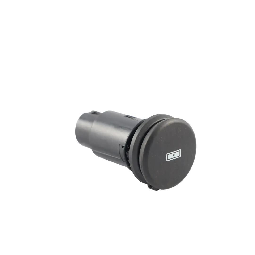 Gniazdo USB Klapka do Land Rover Discovery Sport L550 o numerze LK72-19010-AB Land Rover Discovery Sport L550 Gniazdo USB Klapka - SKU LK72-19010-AB - Numer Części LK72-19010-AB
