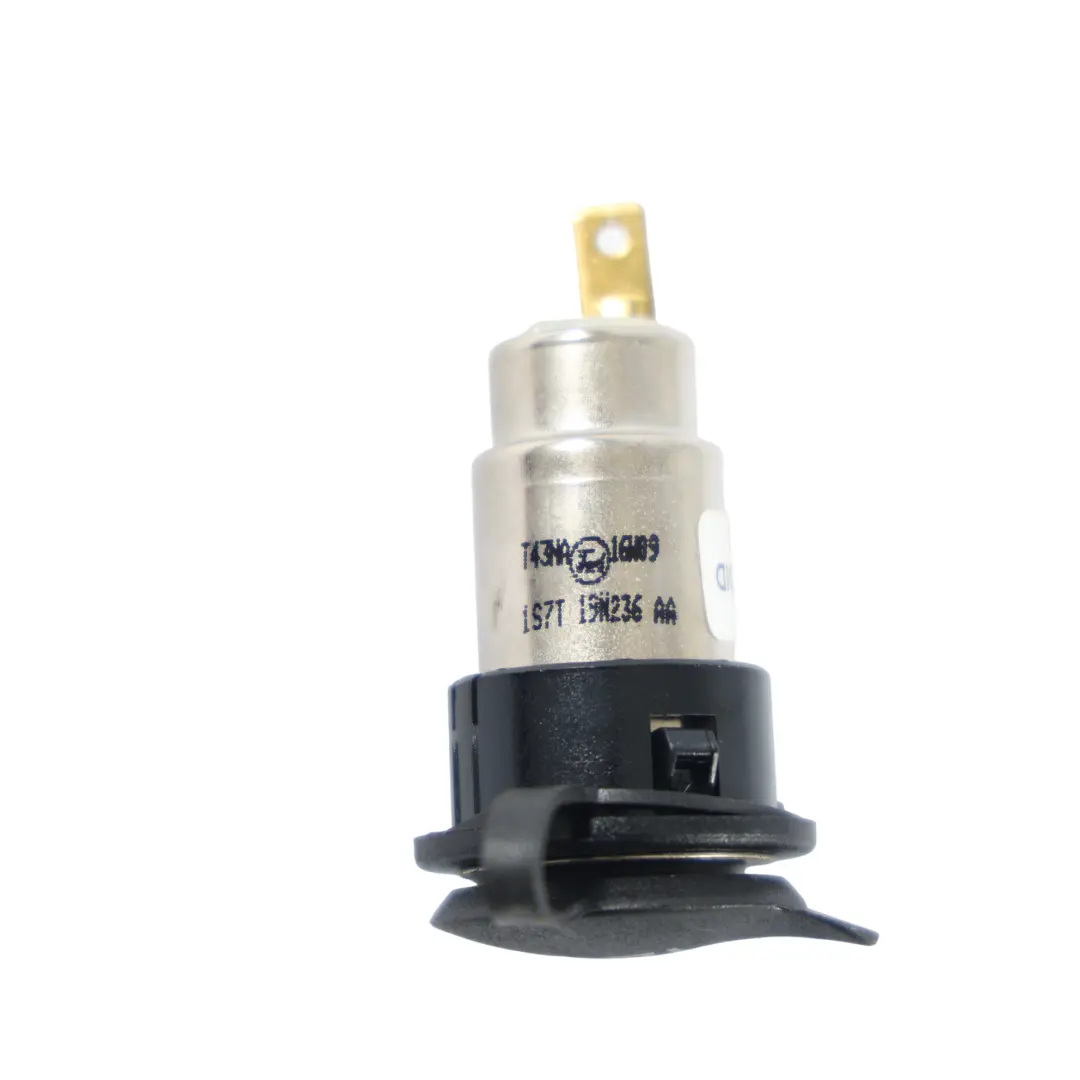 AUX USB Lighter Power Outlet Socket 12V 1S7T-19N236-AA to Range Rover Evoque L538 with Part number LR007412 Range Rover Evoque L538 AUX USB Lighter Power Outlet Socket 12V 1S7T-19N236-AA - SKU LR007412 - Part number LR007412