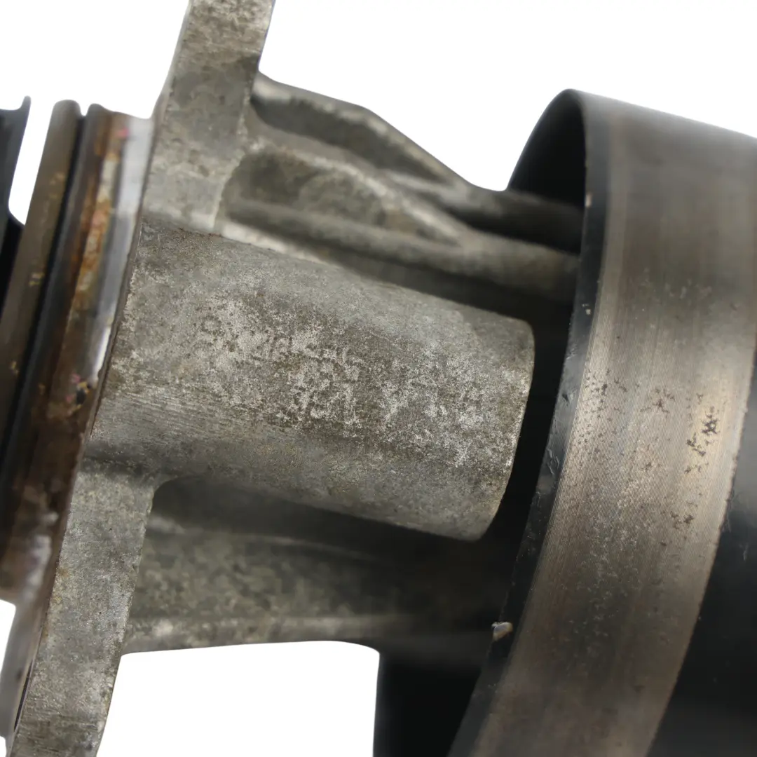 Range Rover Sport L494 Support Pompe à Eau Refroidissement 4R80-9509-AC - SKU LR013164-1 - Numéro de pièce LR013164