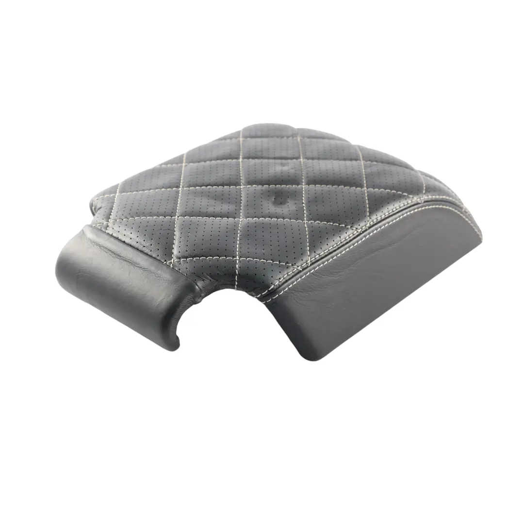 Podłokietnik Czarny AH22-045C74-BB do Land Rover Range Rover Sport L320 o numerze LR015011 Land Rover Range Rover Sport L320 Podłokietnik Czarny AH22-045C74-BB - SKU LR015011 - Numer Części LR015011