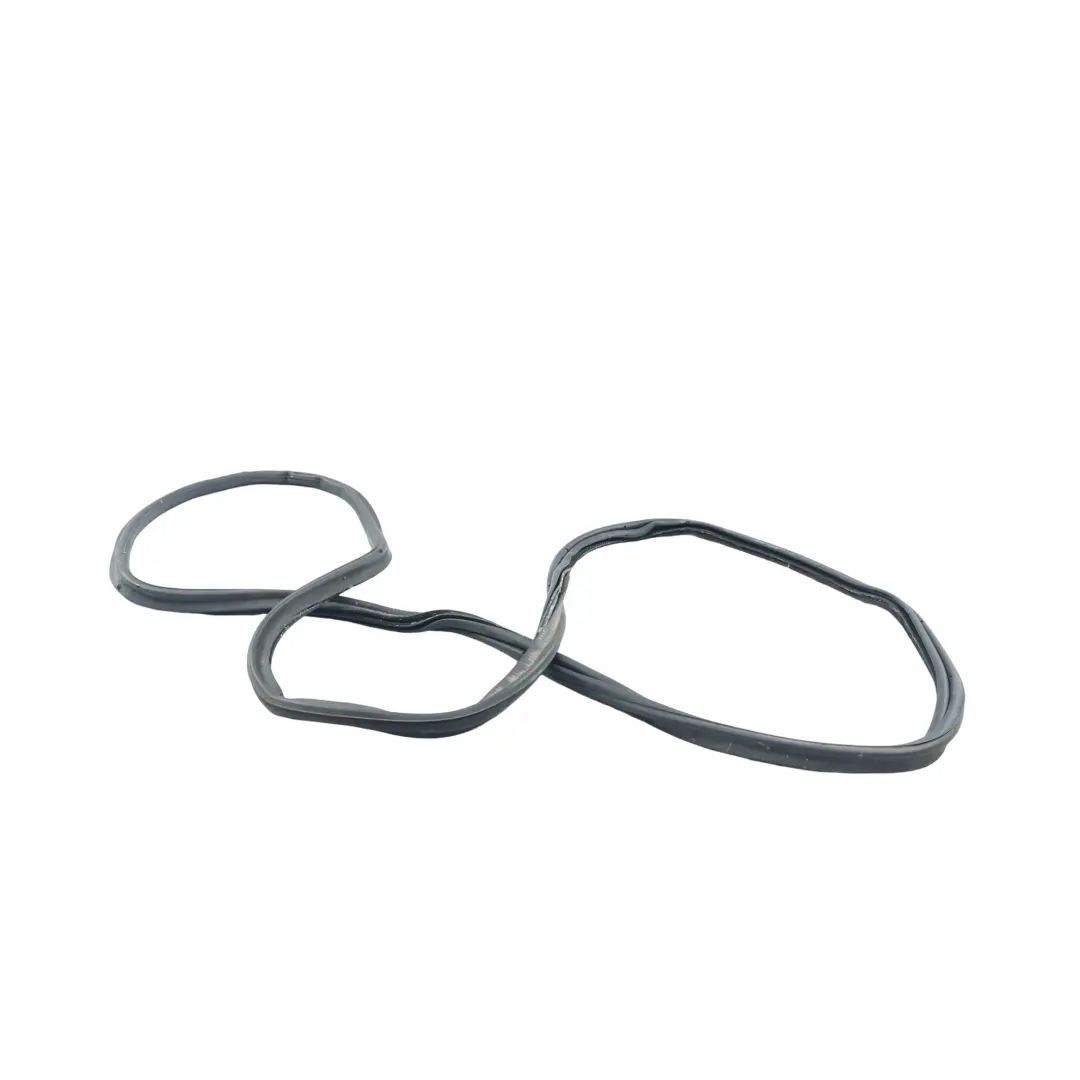 Junta Goma Portón Trasero Maletero 5H32-43712-DB para Range Rover Sport L320 con número de pieza LR017172 Range Rover Sport L320 Junta Goma Portón Trasero Maletero 5H32-43712-DB - SKU LR017172 - Número de pieza LR017172