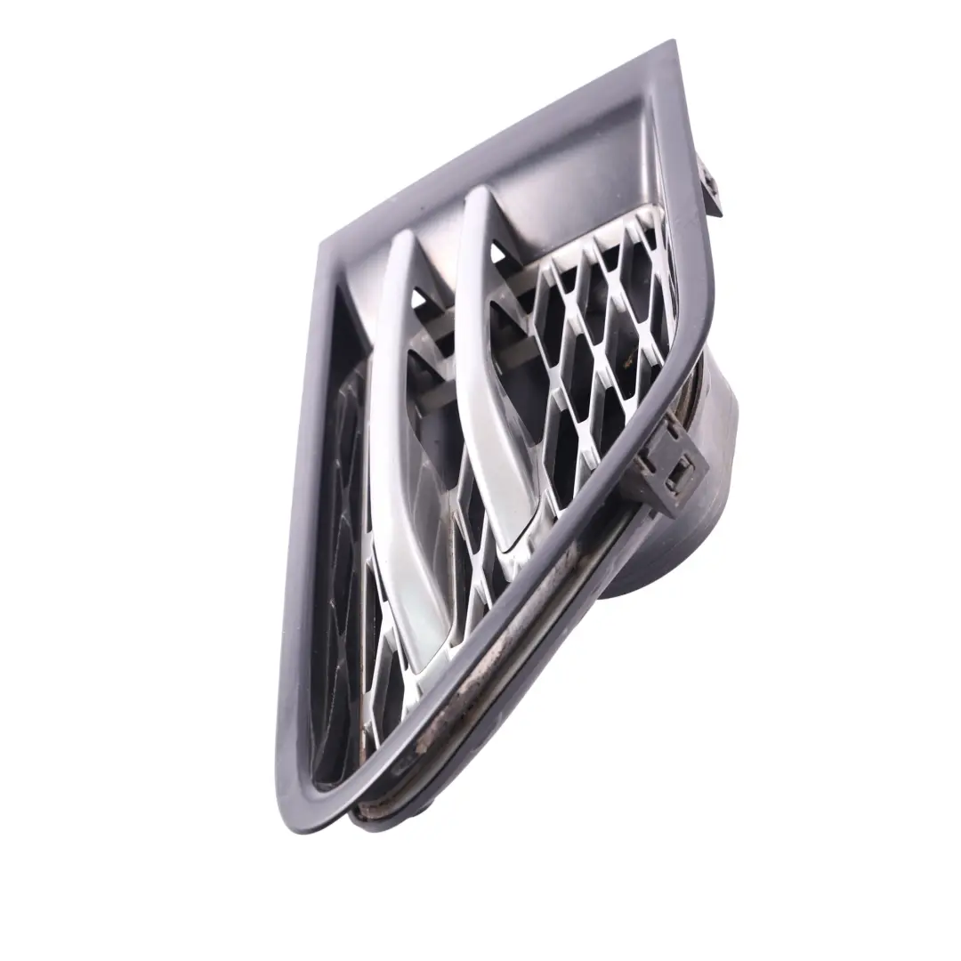 Kratka Błotnika Przednia Lewa AH32-16A415-AAW do Range Rover Sport L320 o numerze LR019749 Range Rover Sport L320 Kratka Błotnika Przednia Lewa AH32-16A415-AAW - SKU LR019749 - Numer Części LR019749