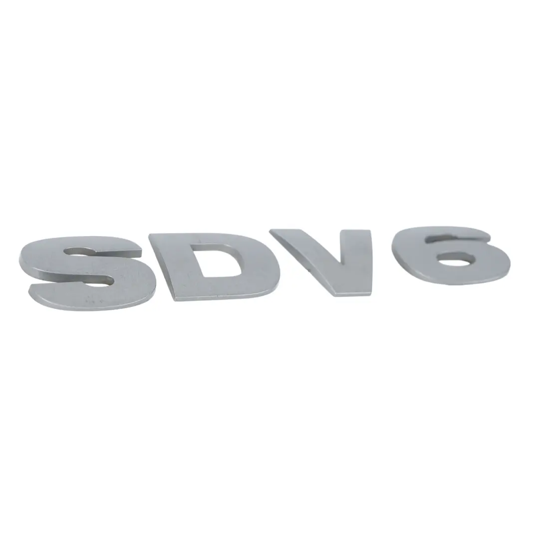 Znaczek Klapy Bagażnika Napis SDV6 do Land Rover Discovery 4 L319 o numerze LR023614 Land Rover Discovery 4 L319 Znaczek Klapy Bagażnika Napis SDV6 - SKU LR023614 - Numer Części LR023614