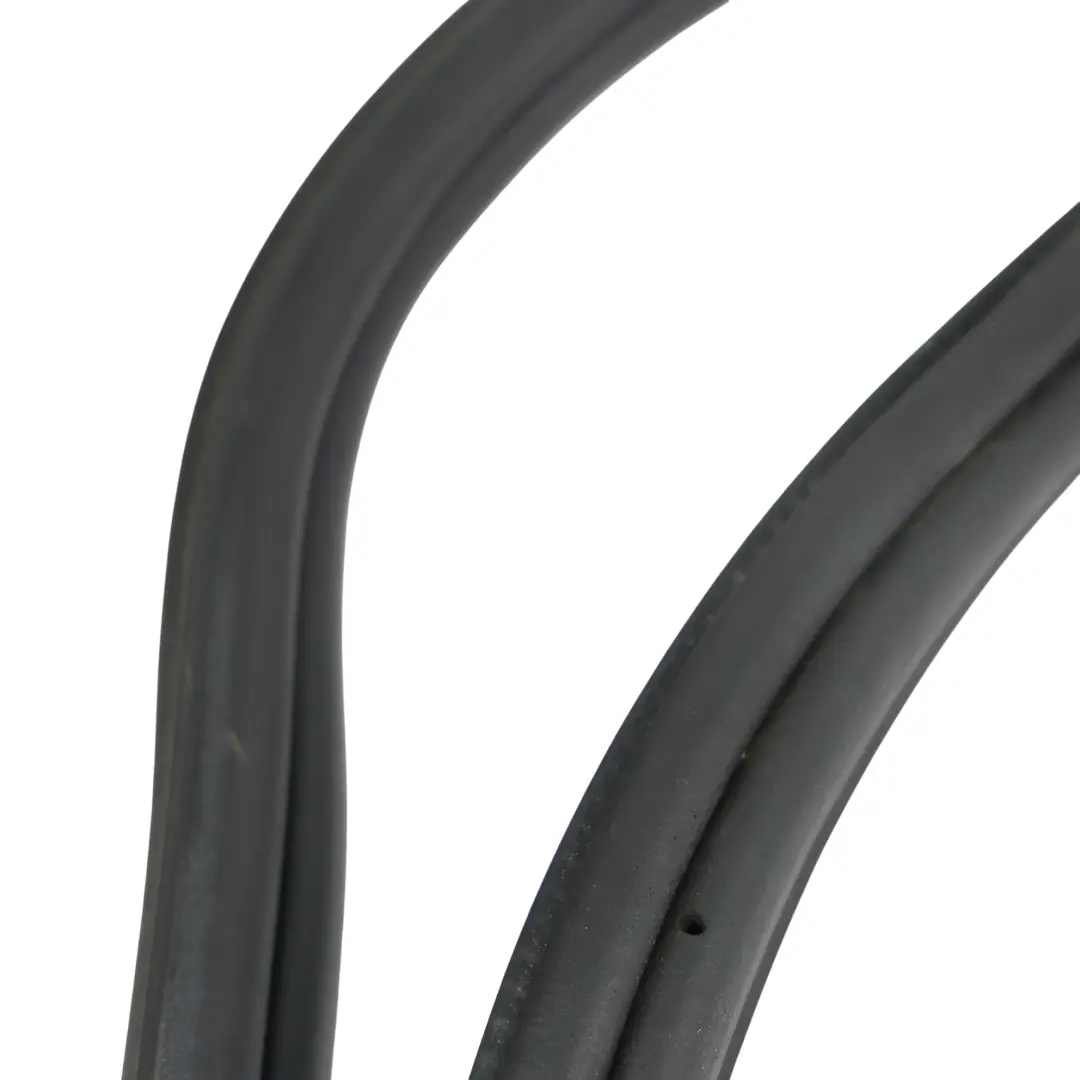 Heckklappe Dichtung Gummi 5H32-43712-DC für Land Rover Range Rover Sport L320 mit Teilenummer LR024948 Land Rover Range Rover Sport L320 Heckklappe Dichtung Gummi 5H32-43712-DC - SKU LR024948 - Teilenummer LR024948