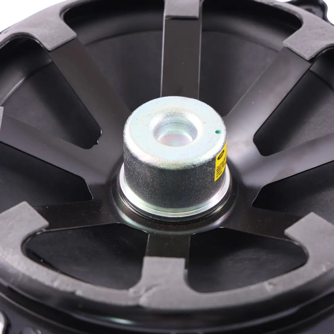 Harman Kardon Subwoofer Klapy BH2218808CA do Land Rover Range Rover Sport L320 o numerze LR029722 Land Rover Range Rover Sport L320 Harman Kardon Subwoofer Klapy BH2218808CA - SKU LR029722-1 - Numer Części LR029722