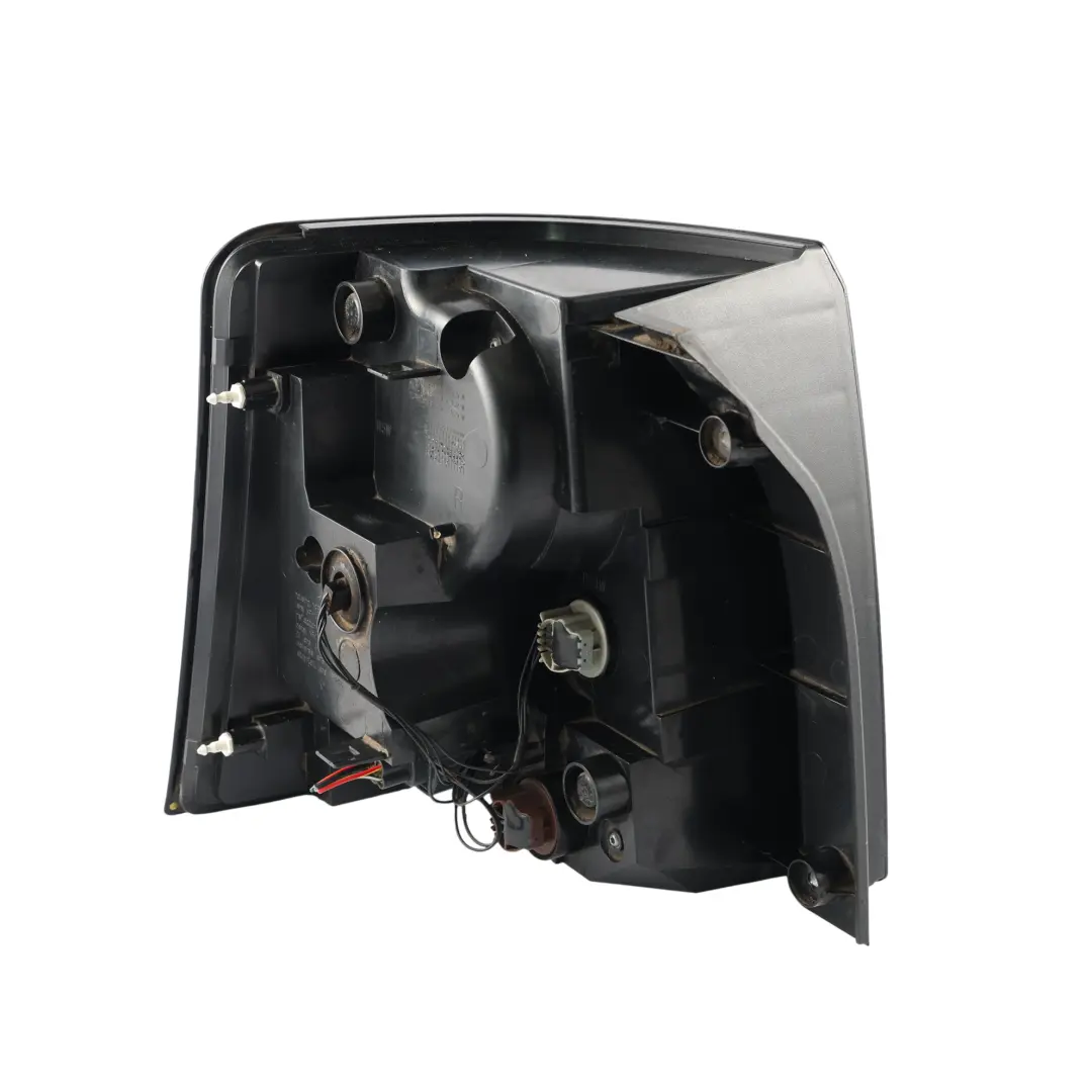 Feu Arrière Droit LED CH32-13404-AD pour Land Rover Range Rover Sport L320 à propos du numéro de pièce LR030220 Land Rover Range Rover Sport L320 Feu Arrière Droit LED CH32-13404-AD - SKU LR030220 - Numéro de pièce LR030220