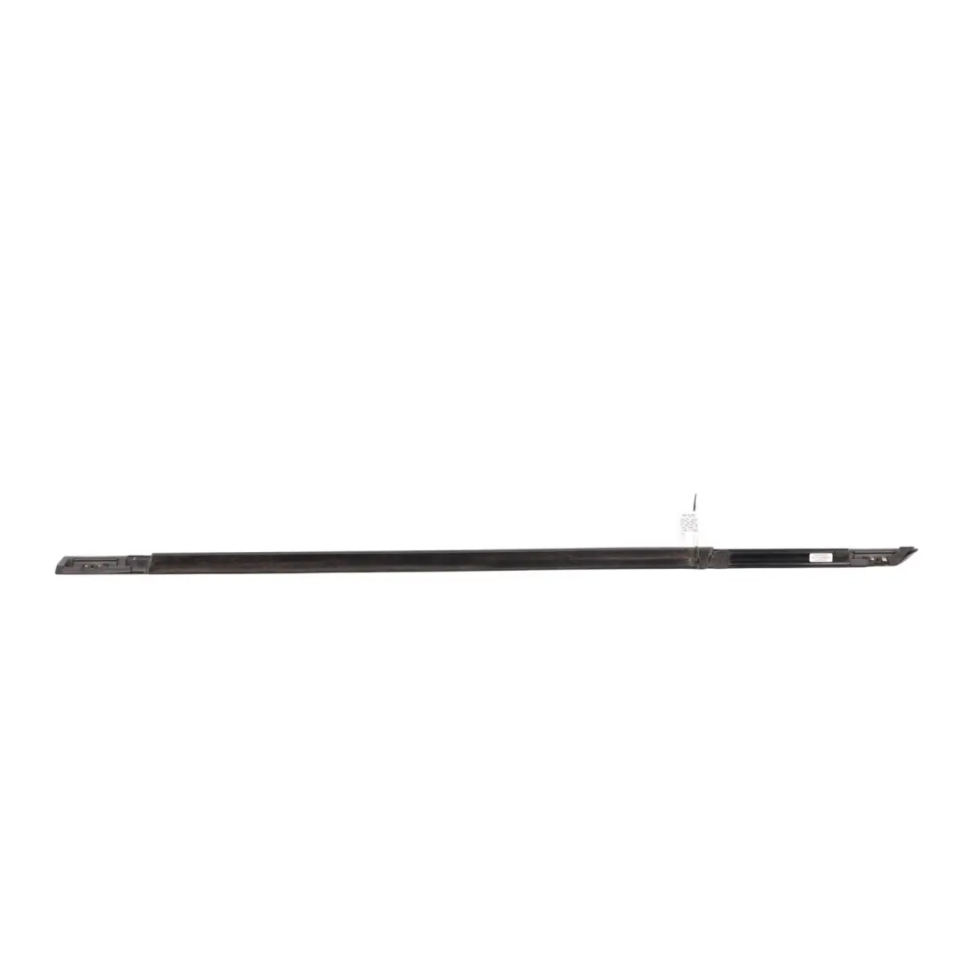 Moldura Ventanilla Puerta Delantera Derecha DK62-21452-AA para Range Rover Sport L494 con número de pieza LR043750 Range Rover Sport L494 Moldura Ventanilla Puerta Delantera Derecha DK62-21452-AA - SKU LR043750 - Número de pieza LR043750