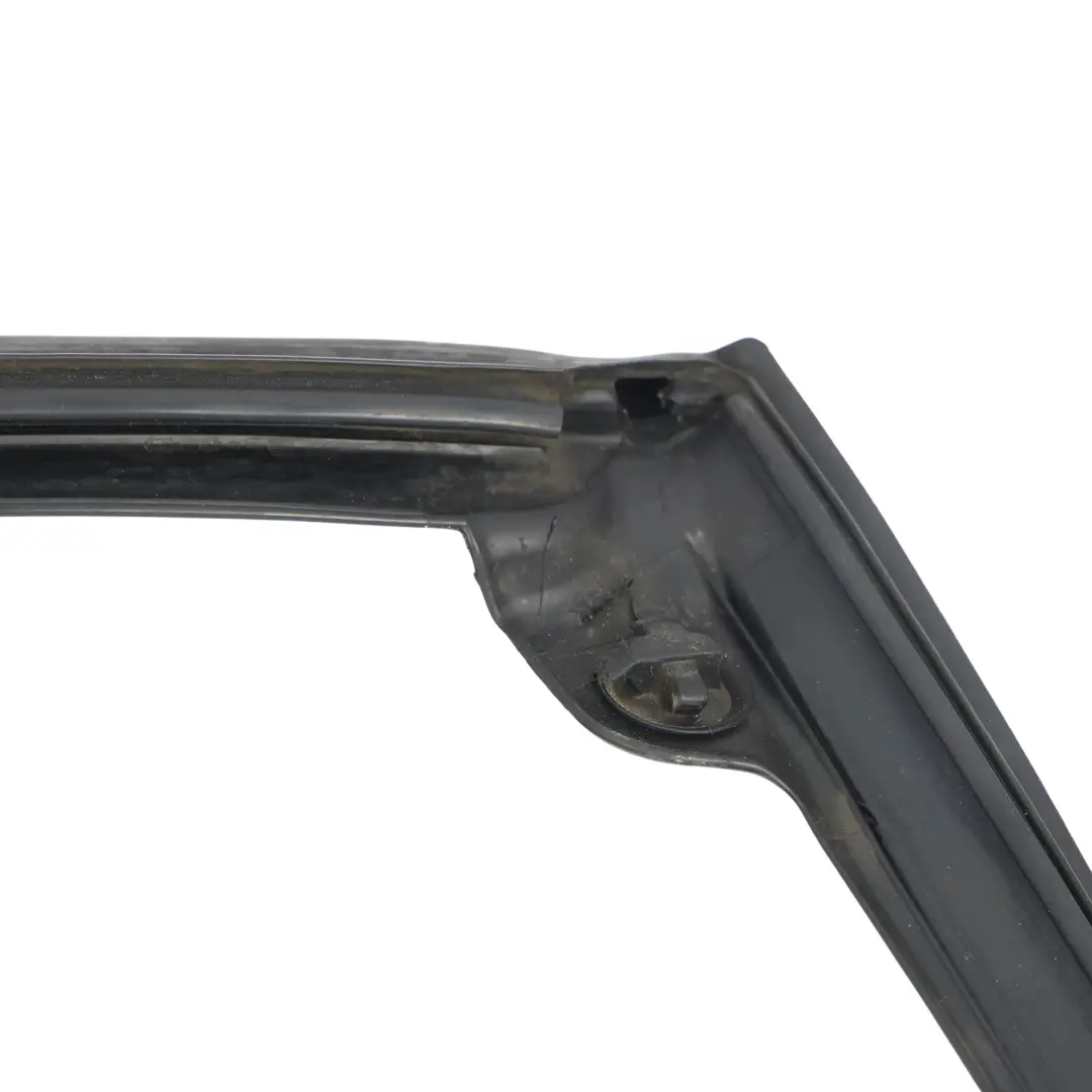 Land Rover Range Rover Sport L494 Joint Cadre Vitre Arrière Gauche DK62-250A21-A - SKU LR043857 - Numéro de pièce LR043857