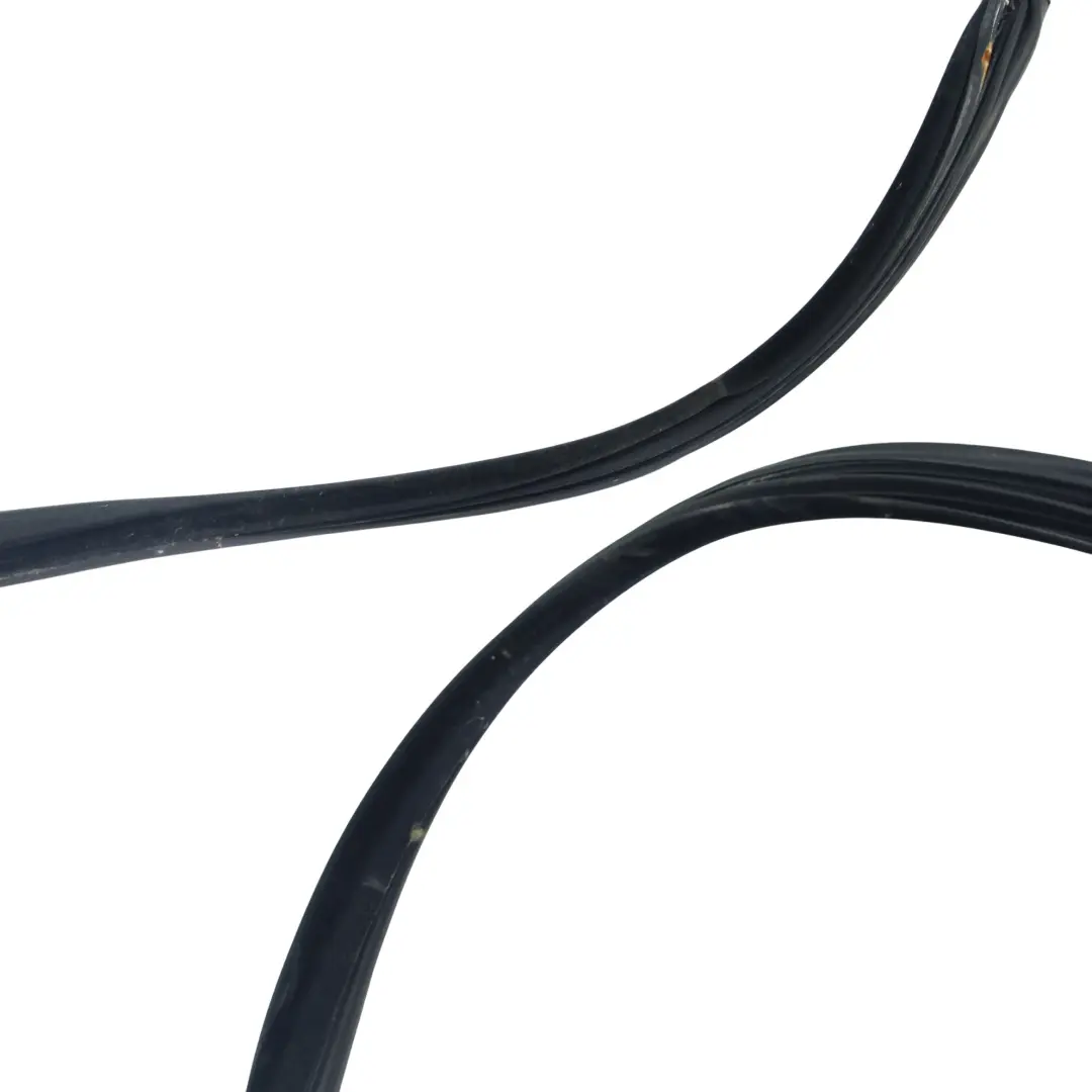 Junta Goma Puerta Delantera Izquierda Derecha para Range Rover Sport L320 con número de pieza LR044024 Range Rover Sport L320 Junta Goma Puerta Delantera Izquierda Derecha - SKU LR044024 - Número de pieza LR044024