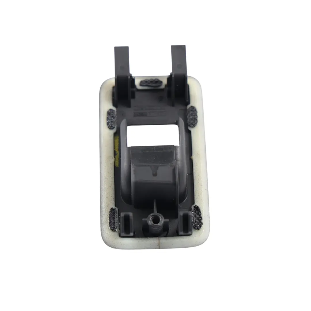 Embellecedor Interruptor Elevalunas Trasero Izq Der CPLA-23878- para Range Rover L494 con número de pieza LR047065 Range Rover L494 Embellecedor Interruptor Elevalunas Trasero Izq Der CPLA-23878- - SKU LR047065 - Número de pieza LR047065