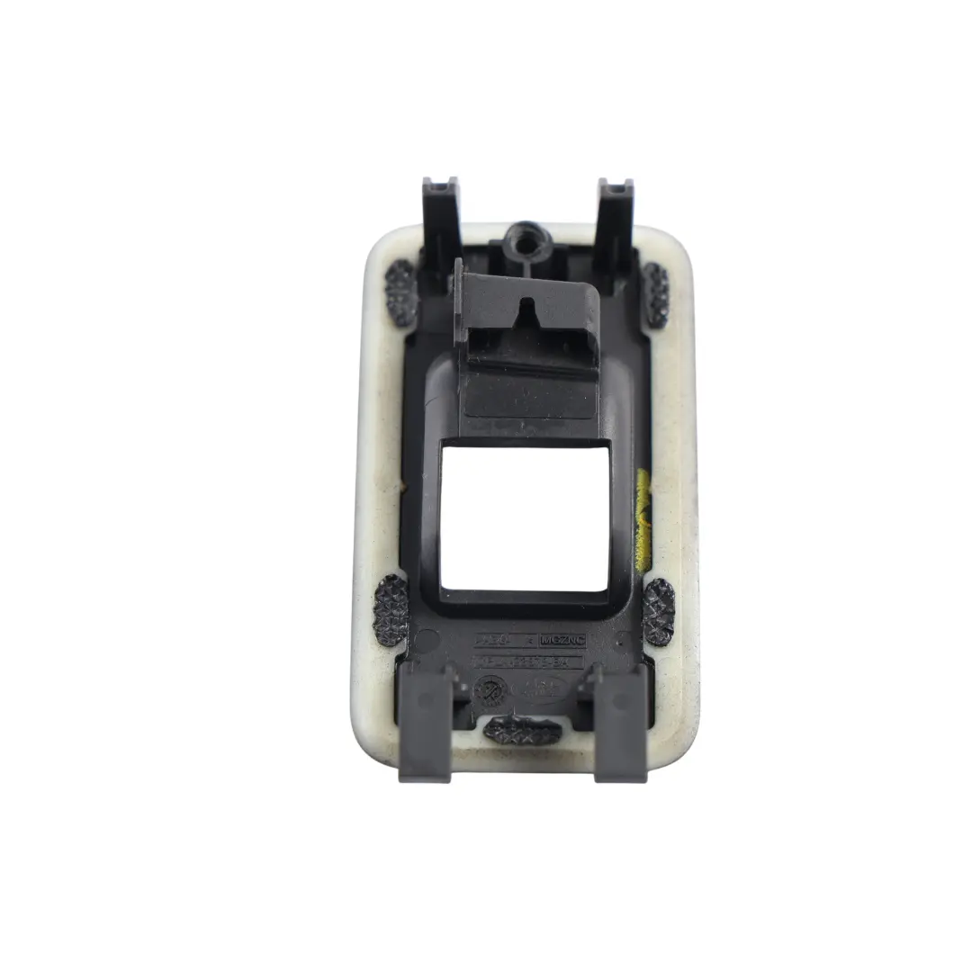 Embellecedor Interruptor Elevalunas Trasero Izq Der CPLA-23878- para Range Rover L494 con número de pieza LR047065 Range Rover L494 Embellecedor Interruptor Elevalunas Trasero Izq Der CPLA-23878- - SKU LR047065 - Número de pieza LR047065