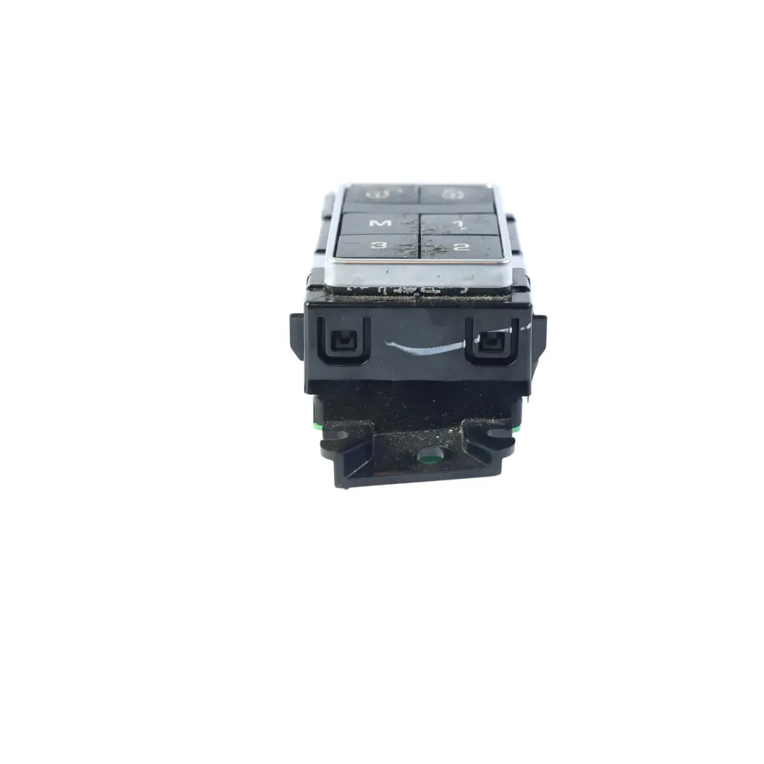 Interruttore Memoria Sedile Porta Anteriore Sx CPLA-14776-AC per Range Rover L494 con numero di parte LR051016 Range Rover L494 Interruttore Memoria Sedile Porta Anteriore Sx CPLA-14776-AC - SKU LR051016 - Numero di parte LR051016
