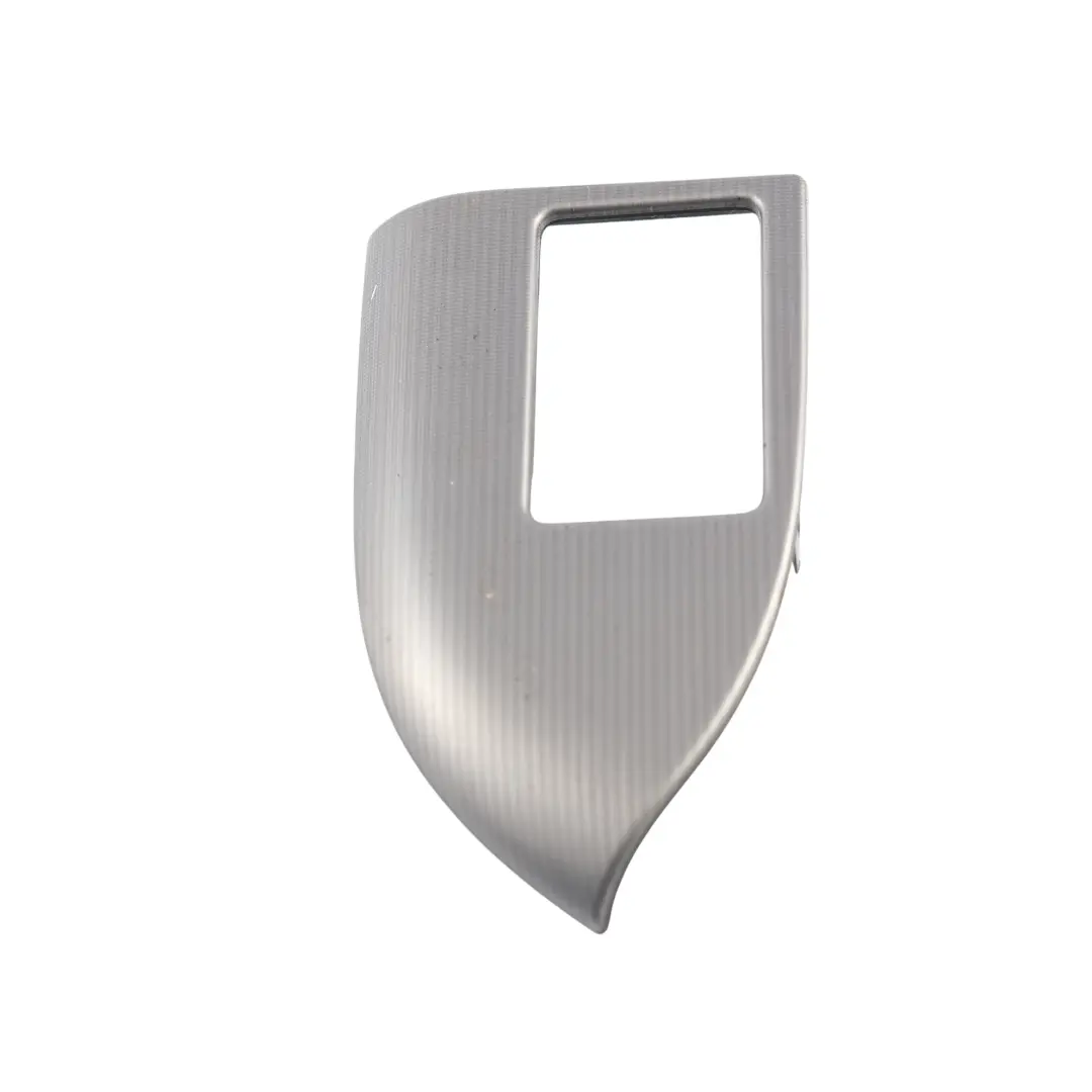 Embellecedor Interruptor Puerta Delantera Izquierda Alumi para Range Rover Sport L494 con número de pieza LR055122 Range Rover Sport L494 Embellecedor Interruptor Puerta Delantera Izquierda Alumi - SKU LR055122 - Número de pieza LR055122