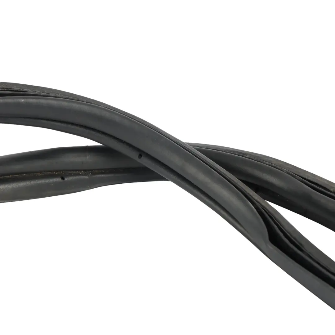 Boot Lid Tailgate Rubber Seal Gasket DK62-43712-BD to Range Rover Sport L494 with Part number LR061643 Range Rover Sport L494 Boot Lid Tailgate Rubber Seal Gasket DK62-43712-BD - SKU LR061643 - Part number LR061643