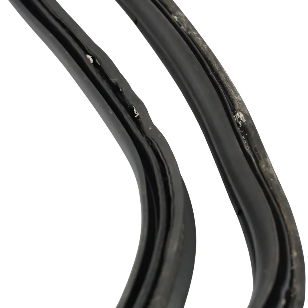 Range Rover Sport L494 Boot Lid Tailgate Rubber Seal Gasket DK62-43712-BD - SKU LR061643 - Part number LR061643
