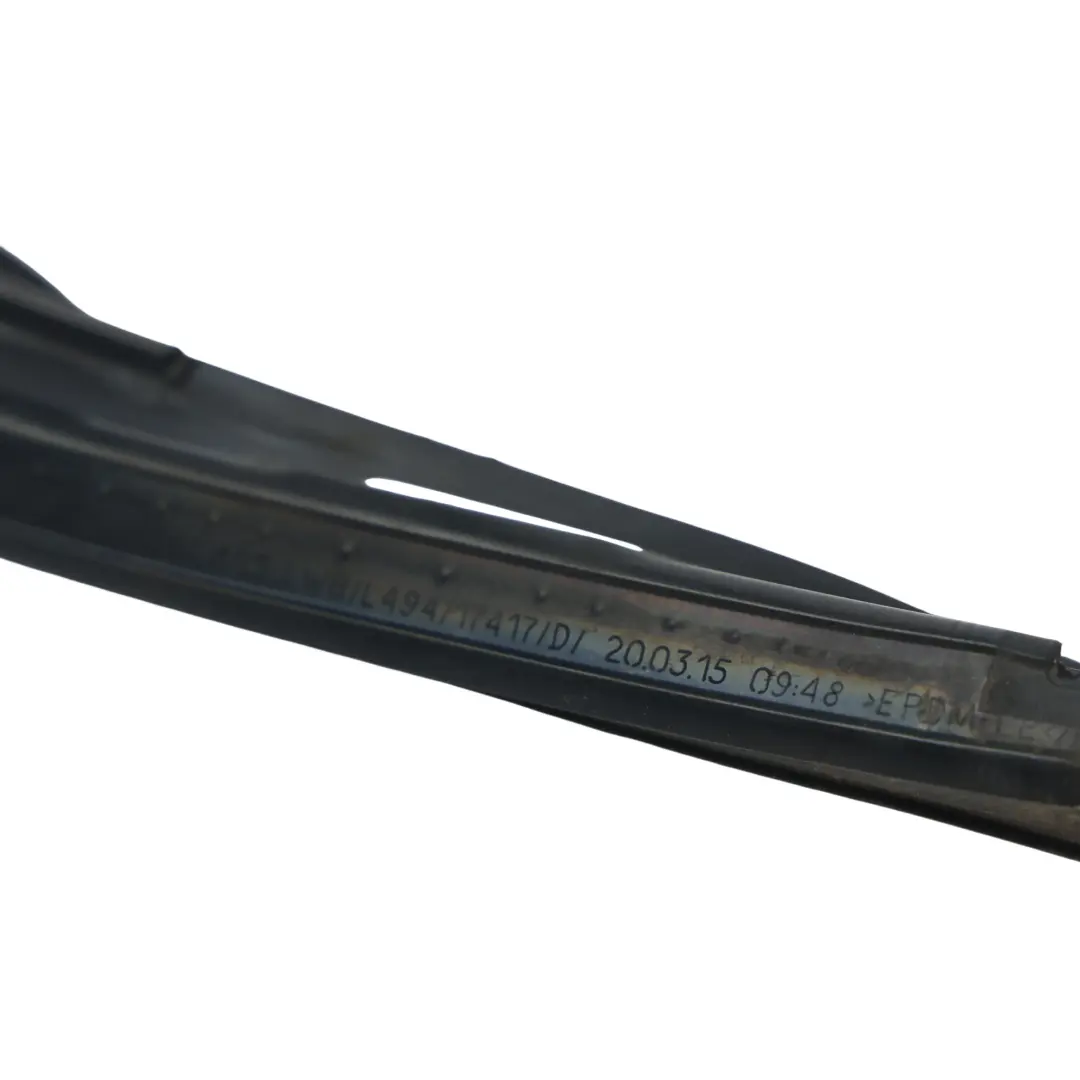 Guarnizione Guida Vetro Posteriore Sinistra DK62-25767-A per Range Rover Sport L494 con numero di parte LR065342 Range Rover Sport L494 Guarnizione Guida Vetro Posteriore Sinistra DK62-25767-A - SKU LR065342 - Numero di parte LR065342