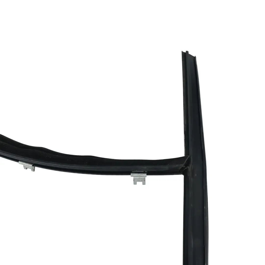 Range Rover L494 Uszczelka Prowadnica Szyby Drzwi Tylna Lewa DK62-25767-A - SKU LR065342 - Numer Części LR065342