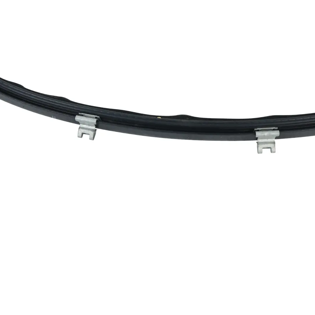 Range Rover L494 Uszczelka Prowadnica Szyby Drzwi Tylna Lewa DK62-25767-A - SKU LR065342 - Numer Części LR065342