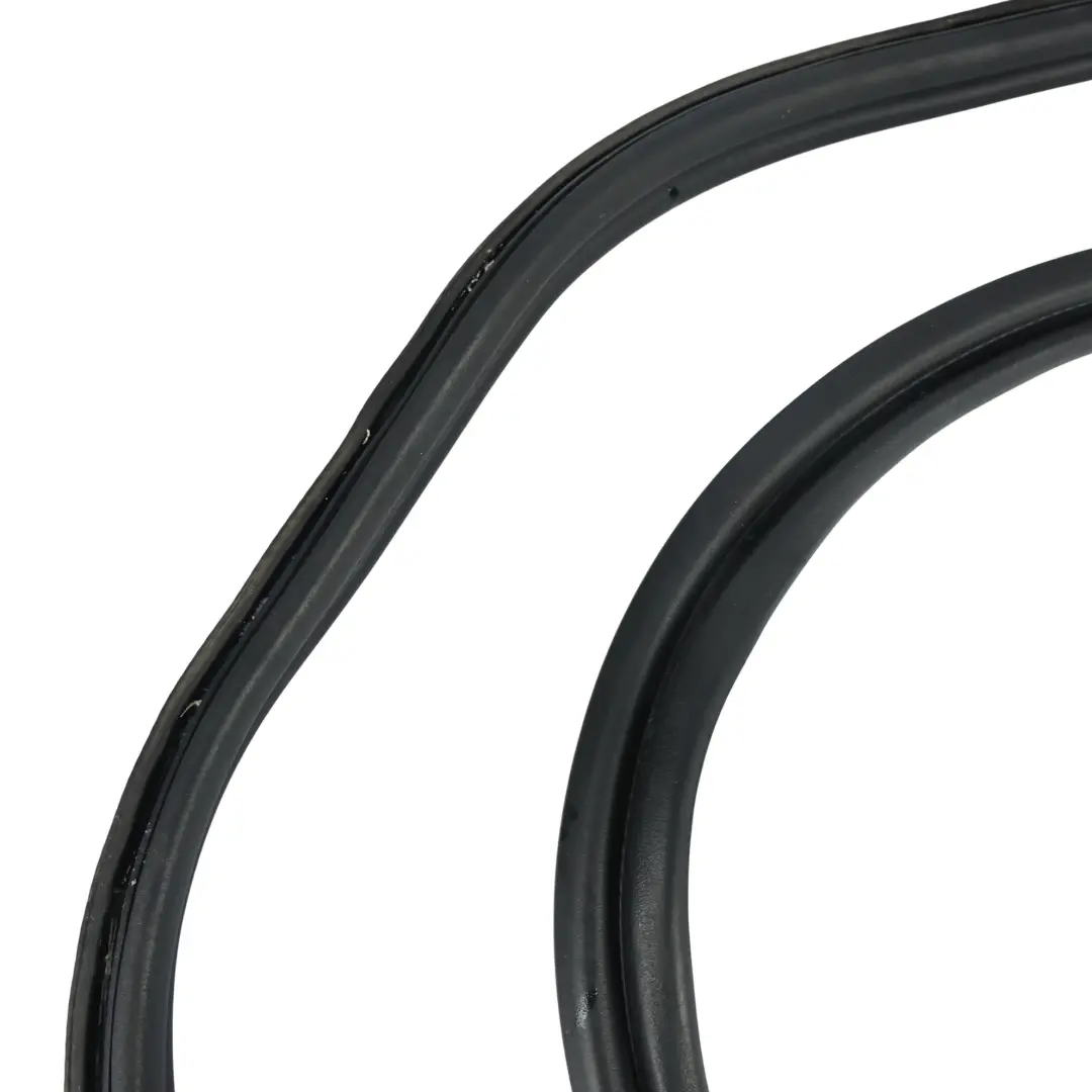 Joint Hayon Coffre Étanchéité FK72-41608-A pour Land Rover Discovery L550 à propos du numéro de pièce LR079670 Land Rover Discovery L550 Joint Hayon Coffre Étanchéité FK72-41608-A - SKU LR079670 - Numéro de pièce LR079670
