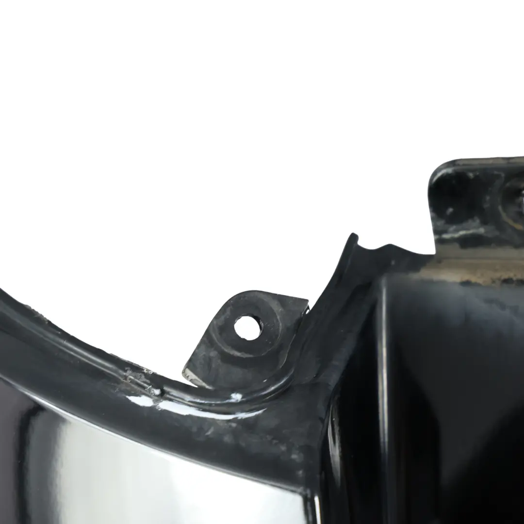 Zderzak Tylny Ebony Black Czarny - 1807 do Land Rover Discovery Sport L550 o numerze LR122952 Land Rover Discovery Sport L550 Zderzak Tylny Ebony Black Czarny - 1807 - SKU LR122952-EBB - Numer Części LR122952