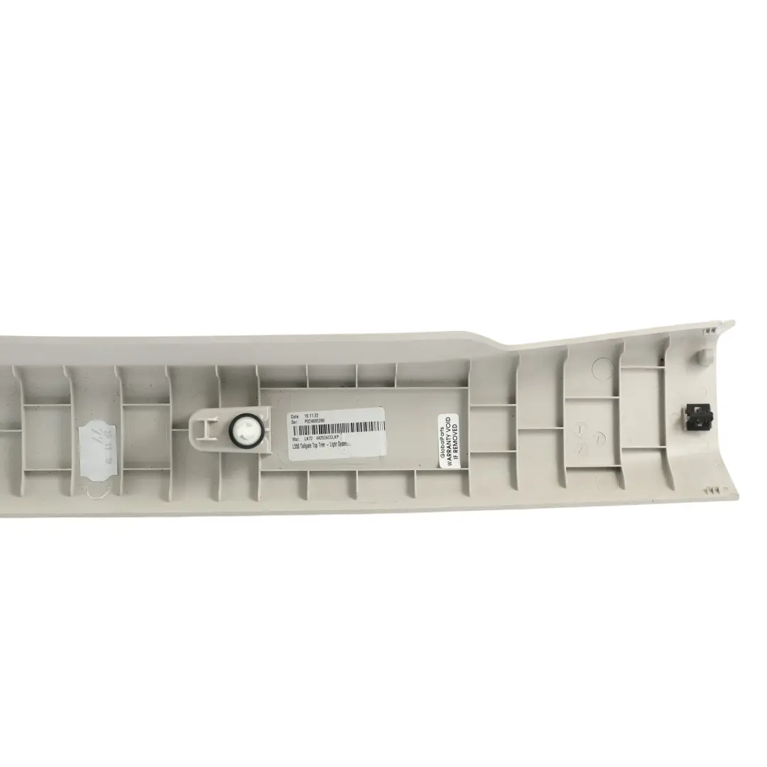 Land Rover Discovery Sport L550 Moldura Portón Superior Ostra LK72-44252-AC - SKU LR127260 - Número de pieza LR127260
