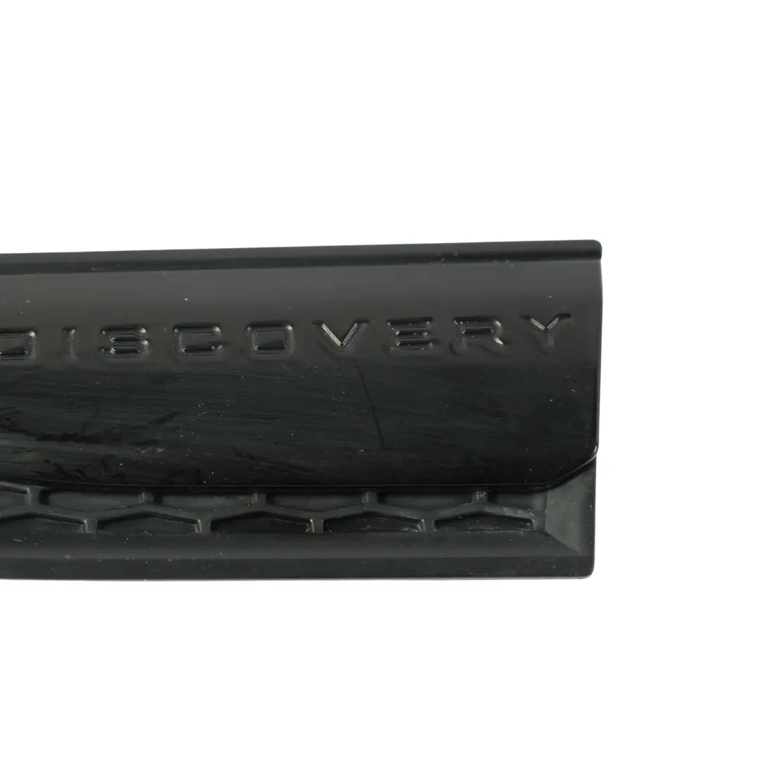 Grille Aile Avant Gauche Apprêtée pour Land Rover Discovery Sport L550 à propos du numéro de pièce LR127384 Land Rover Discovery Sport L550 Grille Aile Avant Gauche Apprêtée - SKU LR127384 - Numéro de pièce LR127384