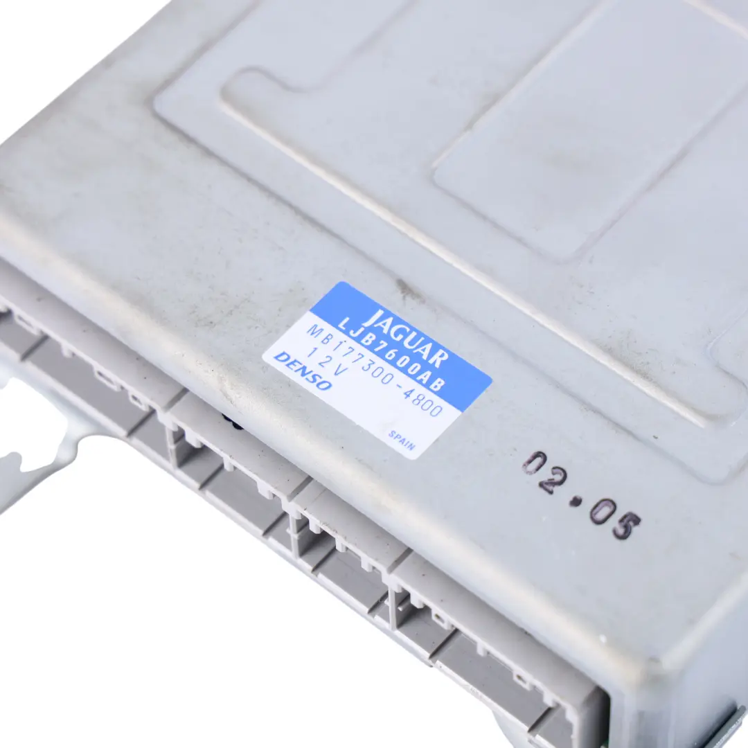 Módulo Control Climatizador Aire Acondicionado ECU para Jaguar XK8 X100 con número de pieza MB177300 Jaguar XK8 X100 Módulo Control Climatizador Aire Acondicionado ECU - SKU MB177300-4800 - Número de pieza MB177300