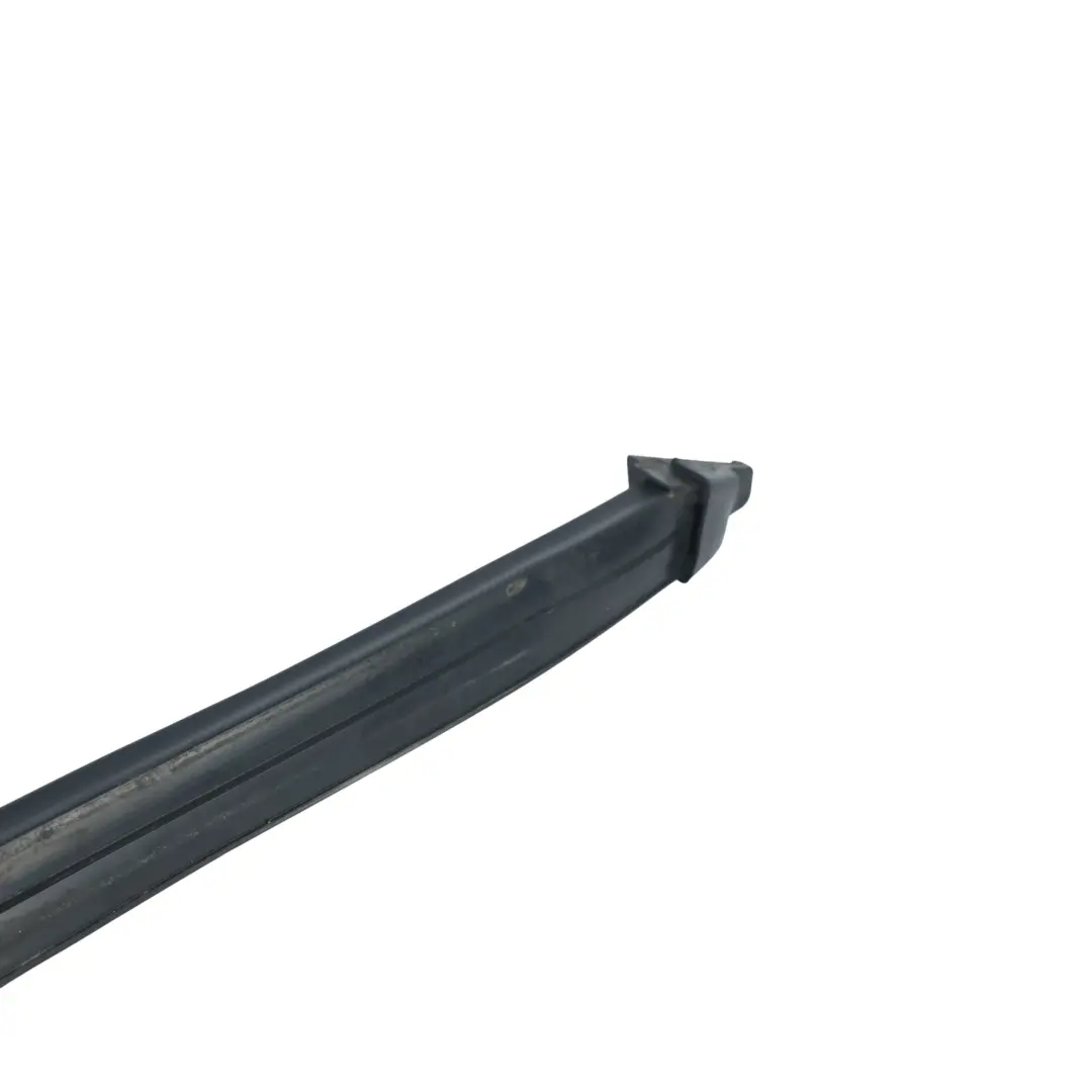 W452 Junta Guía Luna Trasera Izquierda para Smart Roadster con número de pieza Q0009790V007000000 Smart Roadster W452 Junta Guía Luna Trasera Izquierda - SKU Q0009790V007000000 - Número de pieza Q0009790V007000000