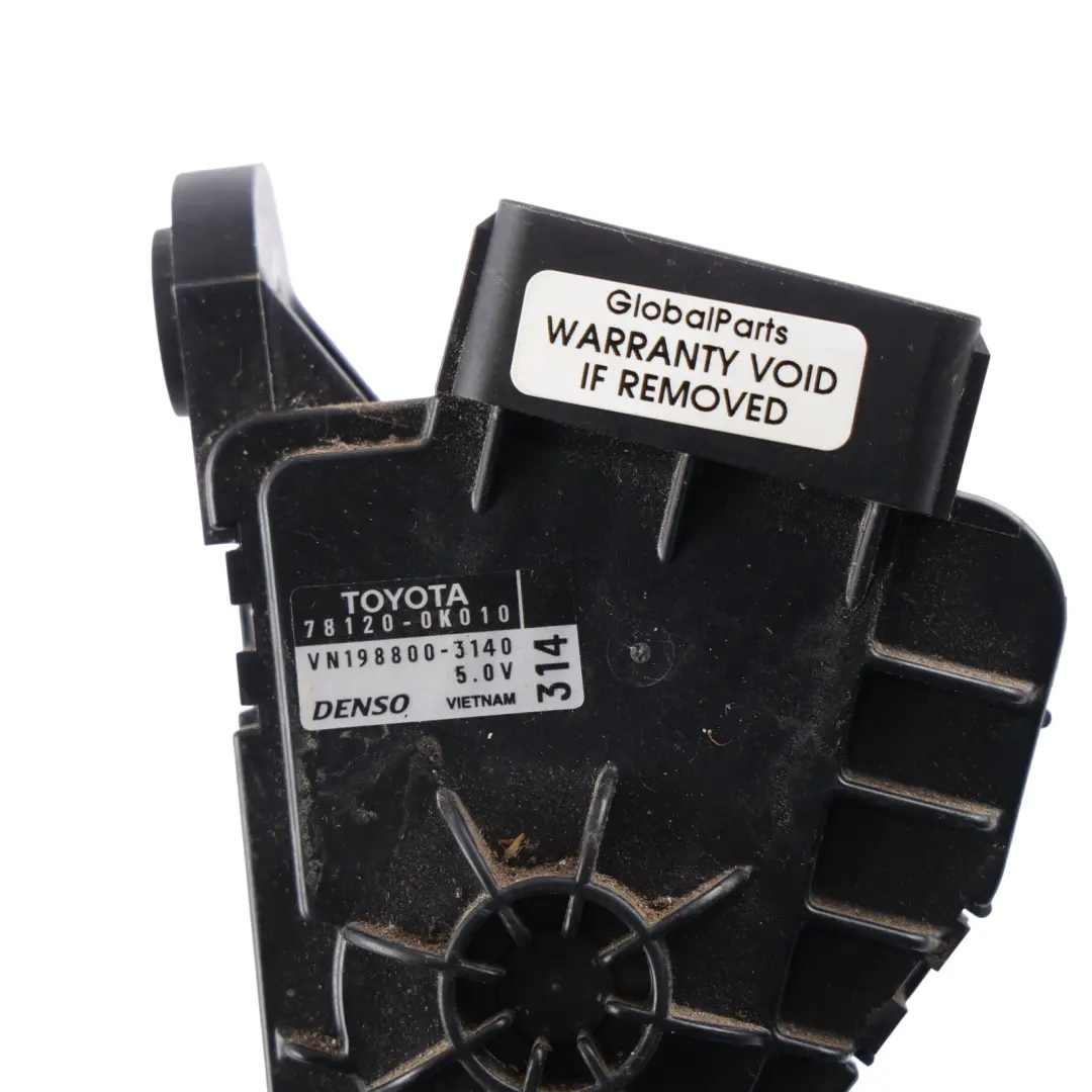 Accelerator Throttle Gas Pedal 2.5 Diesel to Toyota Hilux Mk7 with Part number 781200K010 Toyota Hilux Mk7 Accelerator Throttle Gas Pedal 2.5 Diesel - SKU RHD-781200K010 - Part number 781200K010
