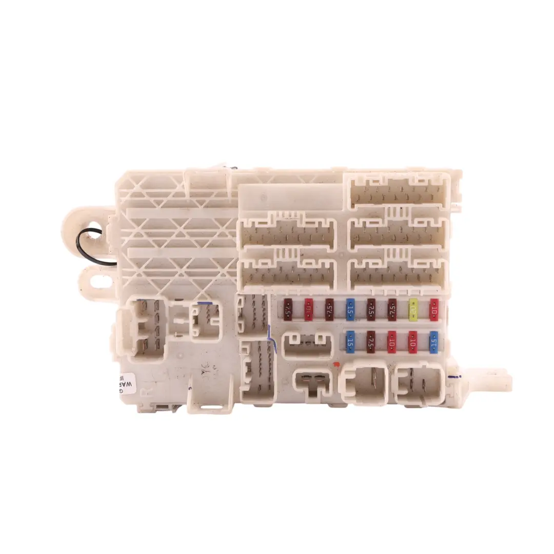 Fuse Relay Box Control Unit BCM to Toyota Hilux Mk7 with Part number 827300K030 Toyota Hilux Mk7 Fuse Relay Box Control Unit BCM - SKU RHD-827300K030 - Part number 827300K030