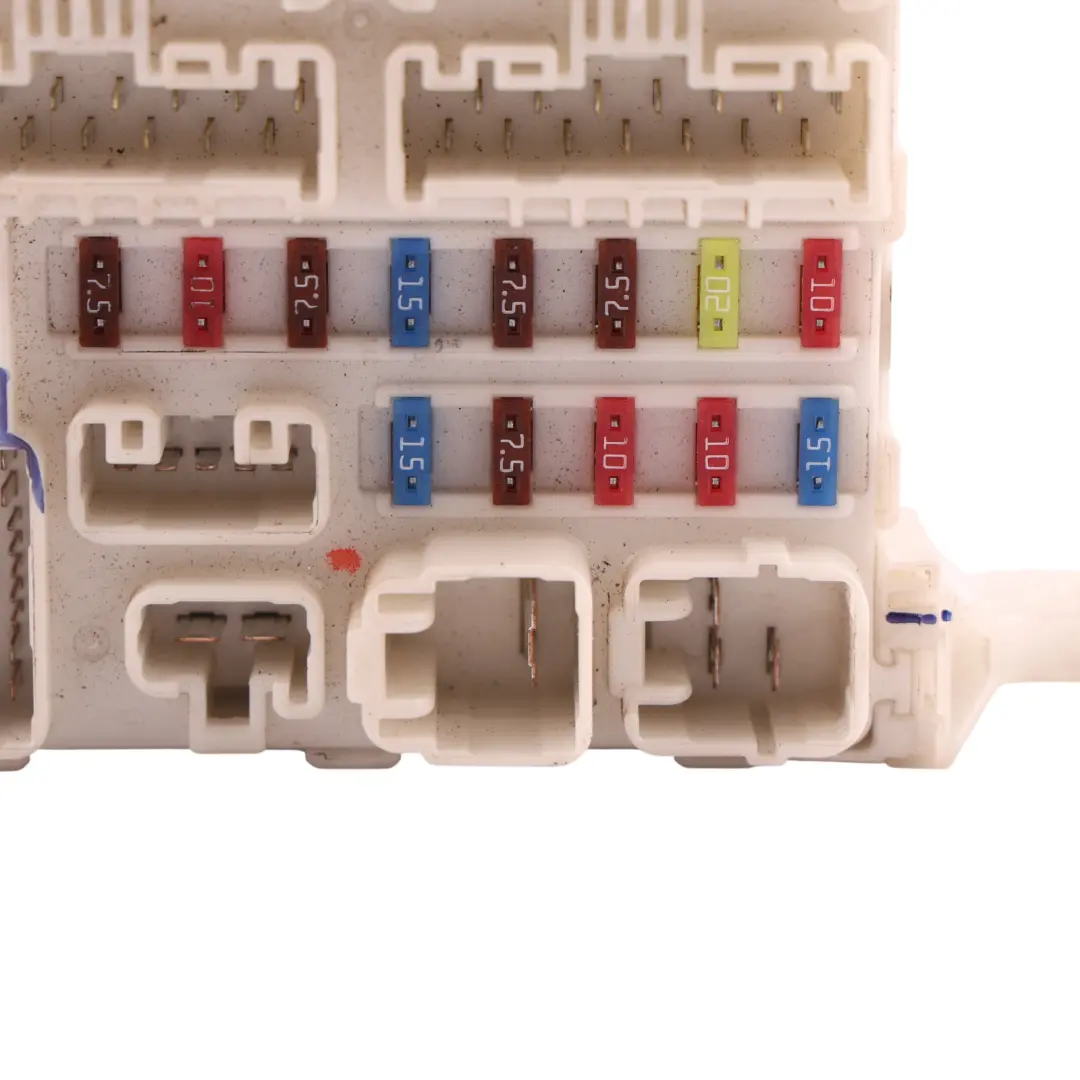 Toyota Hilux Mk7 Fuse Relay Box Control Unit BCM - SKU RHD-827300K030 - Part number 827300K030
